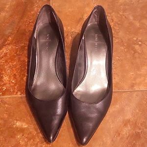 Nine West black kitten heels size 7
